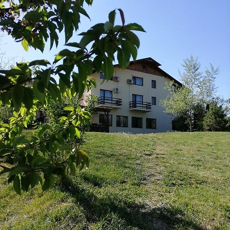 Kolpinghaus Bed & Breakfast Caransebes Exterior photo